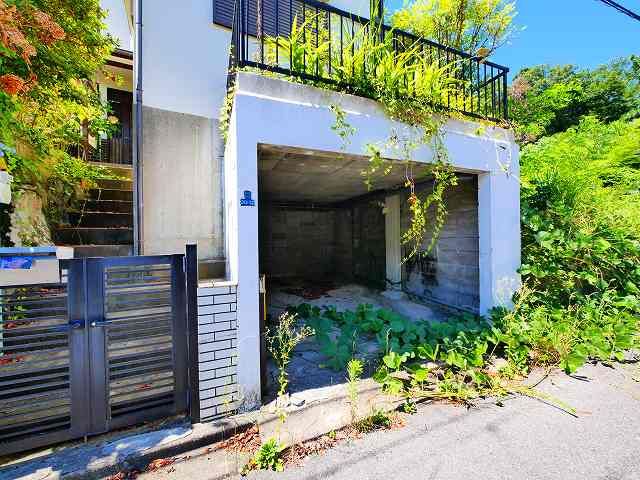 富雄泉ヶ丘 戸建の駐車場|駐車場です