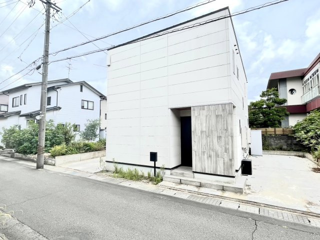 福井市下莇生田町のアパートの外観