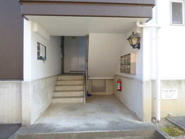 パープルシャトーB棟　　　刈谷市の賃貸ならクラスホーム刈谷店のエントランス