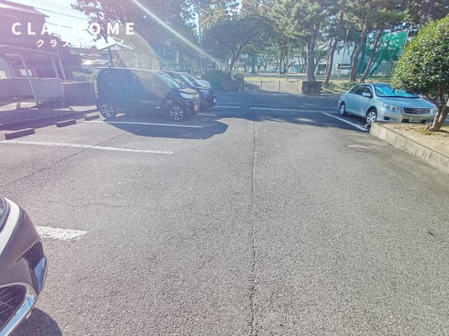 パープルシャトーB棟　　　刈谷市の賃貸ならクラスホーム刈谷店の駐車場