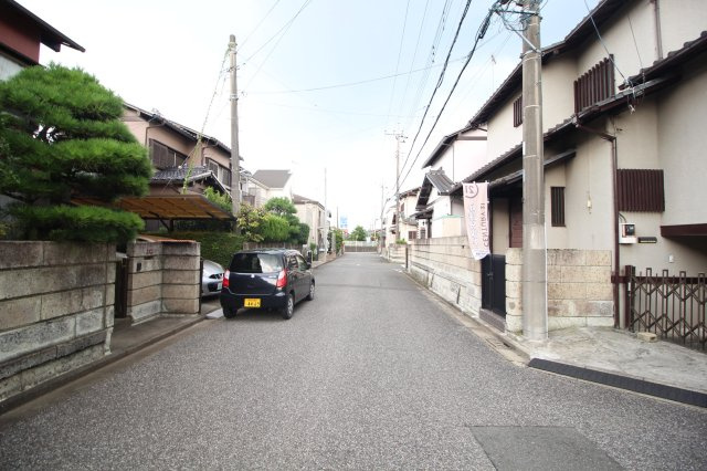 日高市高萩　建築条件なし売地　JR川越線『武蔵高萩駅』徒歩10分　【高萩小学区】の前面道路含む現地写真