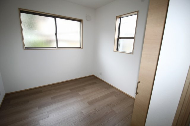 神田　中古戸建　（未入居物件）の洋室|2Ｆ　4.5帖