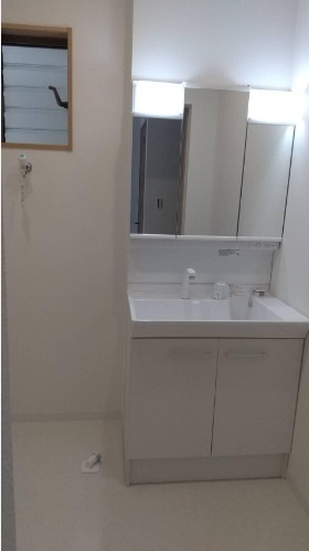 神田　中古戸建　（未入居物件）の独立洗面台