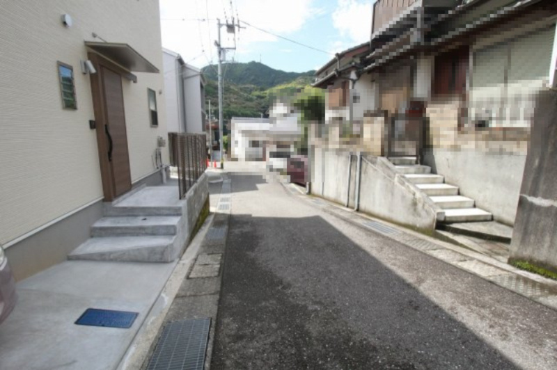 神田　中古戸建　（未入居物件）の前面道路含む現地写真