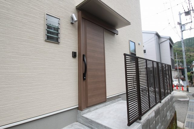 神田　中古戸建　（未入居物件）の玄関