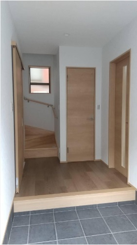 神田　中古戸建　（未入居物件）の玄関|玄関ホール