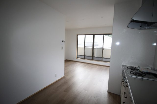 神田　中古戸建　（未入居物件）の居間・リビング|2Ｆ　ＬＤＫ　13．0帖