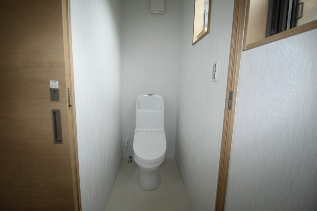神田　中古戸建　（未入居物件）のトイレ|2Ｆ