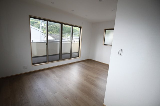 神田　中古戸建　（未入居物件）の居間・リビング|2Ｆ　ＬＤＫ　13.0帖