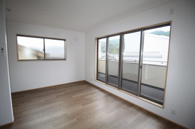 神田　中古戸建　（未入居物件）の居間・リビング|2Ｆ　ＬＤＫ　13.0帖