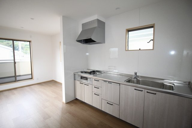 神田　中古戸建　（未入居物件）のキッチン|2Ｆ　ＬＤＫ　13．0帖