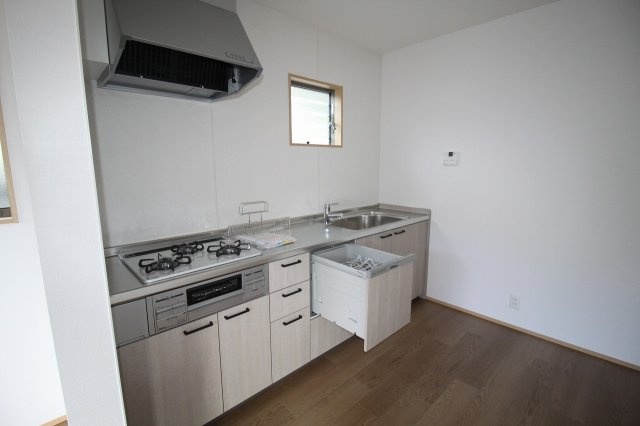 神田　中古戸建　（未入居物件）のキッチン|食器洗浄乾燥機