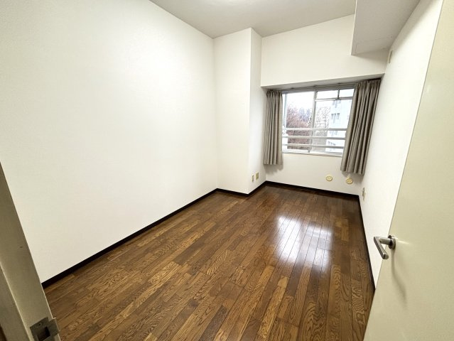 北側洋室約4.5帖