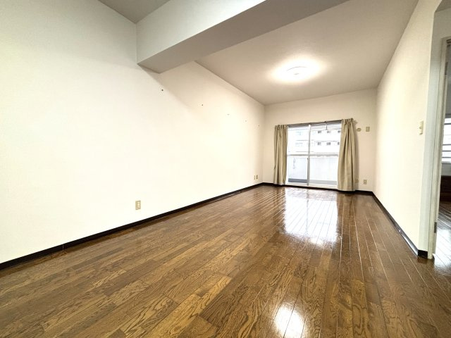 リビングダイニング約18.5帖