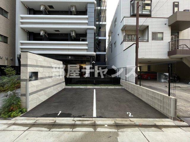 エステムコート名古屋鶴舞シエル　の駐車場
