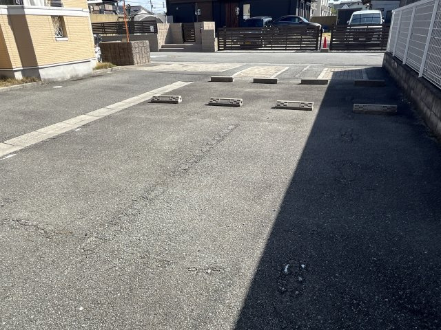 フェリーチェ神田の駐車場