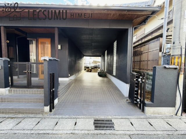 姫路市御立西2丁目/中古戸建の駐車場