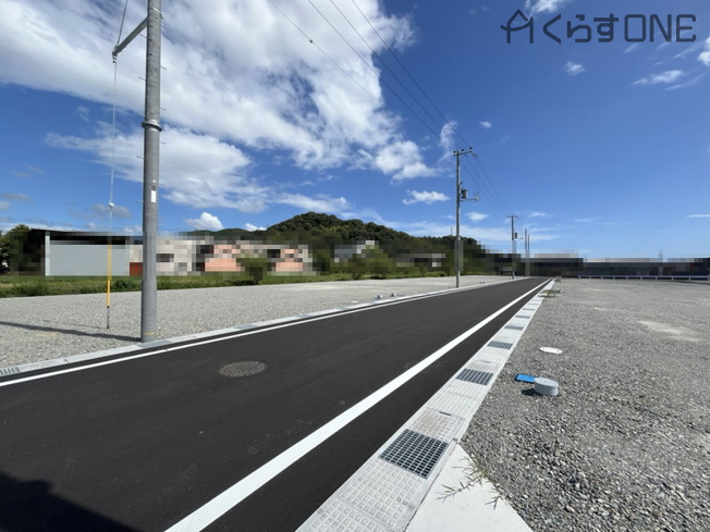 【前面道路含む現地写真】 | Ts-land龍野町末政Ⅲ／28区画 | 分譲地全体の写真です