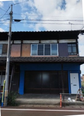 見附市本町１丁目の一戸建ての外観