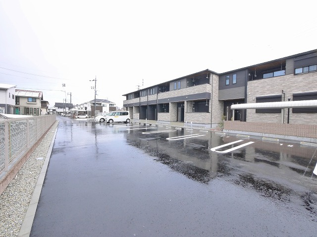 マノワール磯城の駐車場