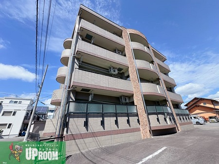 アドヴァンスの外観