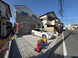 【前面道路含む現地写真】