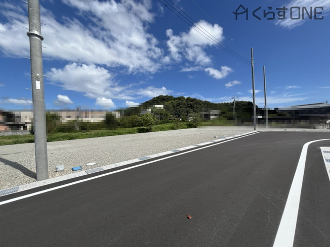 【前面道路含む現地写真】 | Ts-land龍野町末政Ⅲ／28区画 | 分譲地全体の写真です
