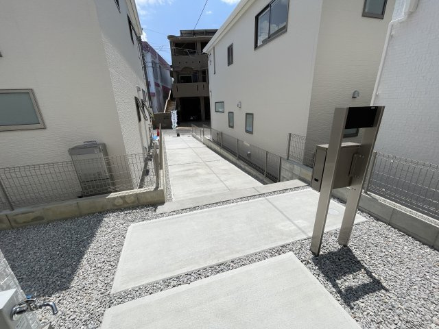 【リーブルガーデン浦添市伊祖第2】6号棟の駐車場