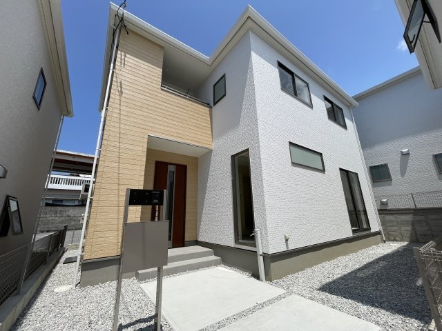 【リーブルガーデン浦添市伊祖第2】6号棟の外観