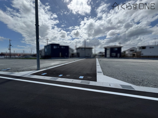 【前面道路含む現地写真】 | Ts-land龍野町末政Ⅲ／28区画 | 分譲地全体の写真です