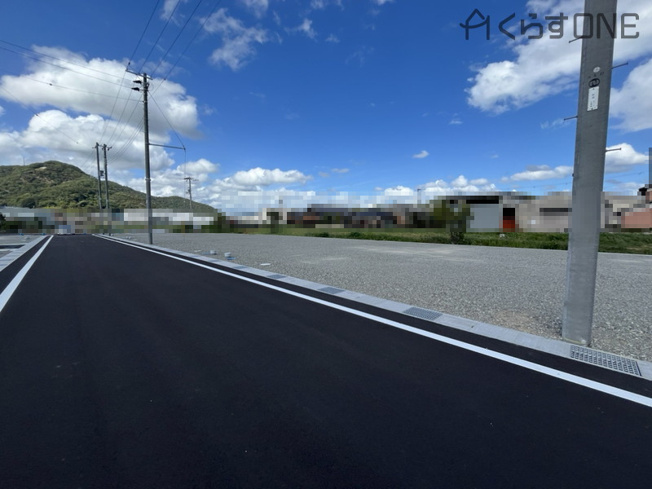 【前面道路含む現地写真】 | Ts-land龍野町末政Ⅲ／28区画 | 分譲地全体の写真です