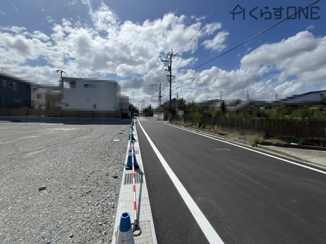 【前面道路含む現地写真】 | Ts-land龍野町末政Ⅲ／28区画 | 分譲地全体の写真です
