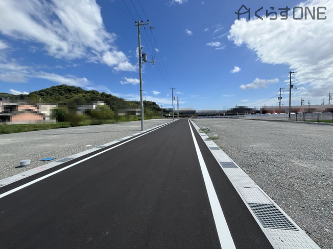 【前面道路含む現地写真】 | Ts-land龍野町末政Ⅲ／28区画 | 分譲地全体の写真です