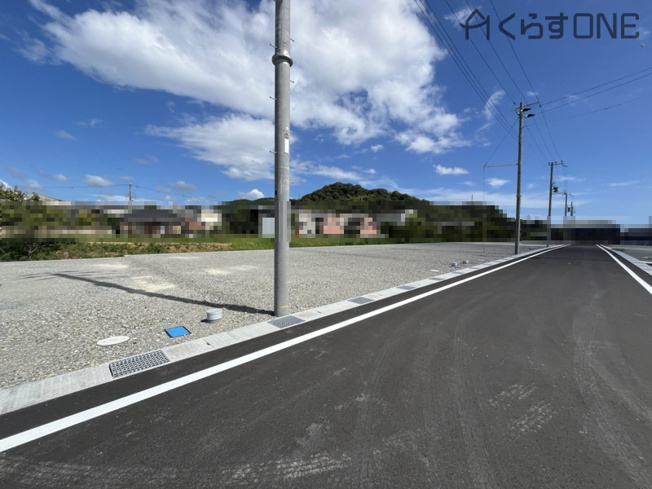 【前面道路含む現地写真】 | Ts-land龍野町末政Ⅲ／28区画 | 分譲地全体の写真です