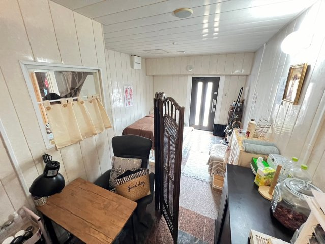 刈谷市半城土貸店舗の内装
