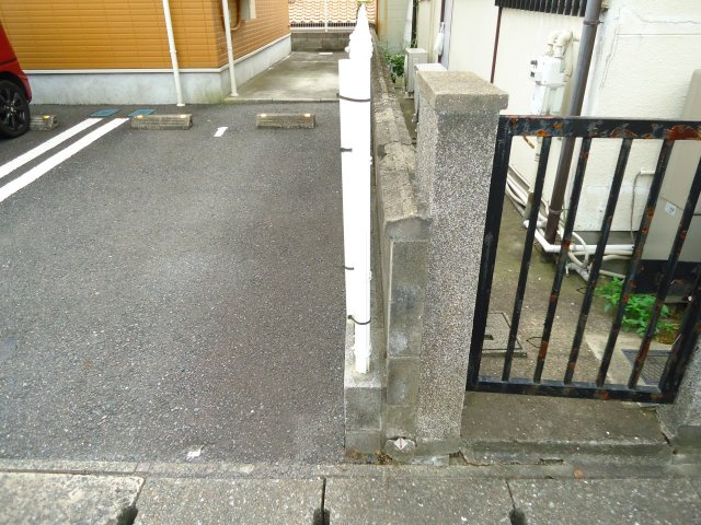 【駐車場】