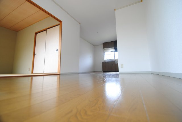 アーバンライフ津福の居間・リビング