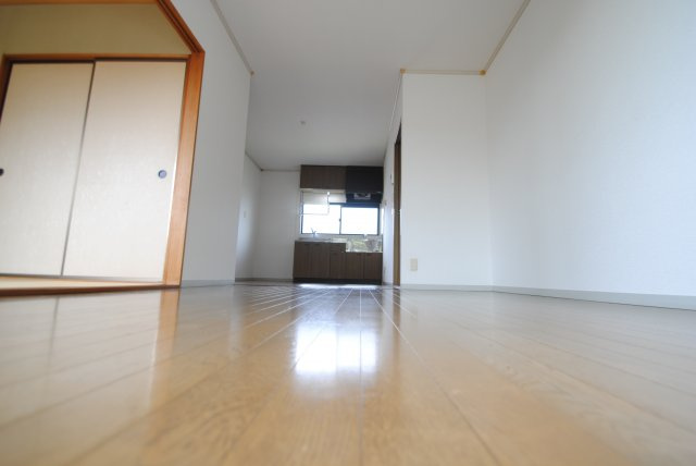 アーバンライフ津福の居間・リビング