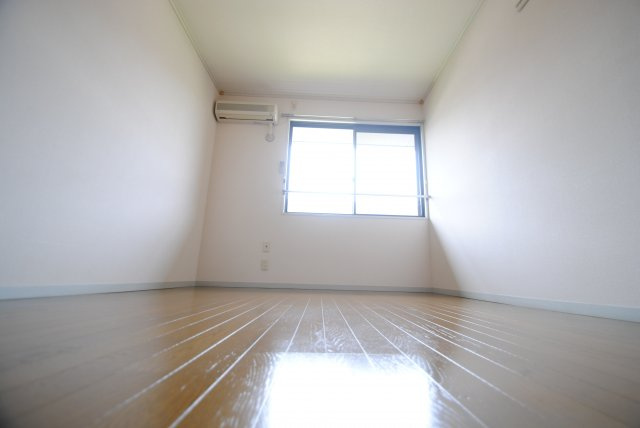 アーバンライフ津福の洋室