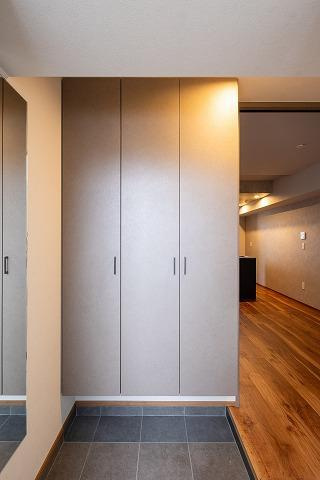 アルティザ春日原駅前マークスの玄関|アルティザ春日原駅前マークス（1LDK）