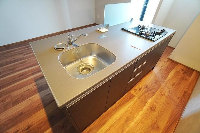 アルティザ春日原駅前マークスのキッチン|アルティザ春日原駅前マークス（1LDK）