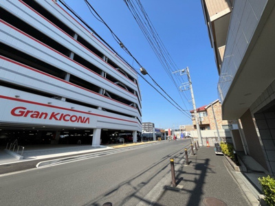 【展望】 | センチュリー古淵 | 眺望を気にして物件を探す場合、前面に建物が建っていないか現地で確認しましょう！前面に建物があると景色はもちろん、日当たりや風通しにも影響が出てきます。住んだ時のことを想像しながら現地見学をしましょう。