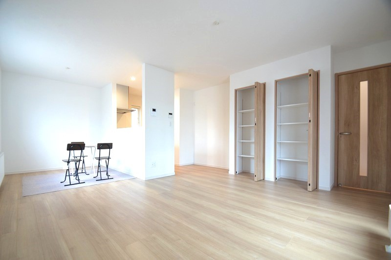 新琴似10条4丁目　1号棟の居間・リビング