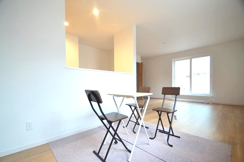 新琴似10条4丁目　1号棟の居間・リビング