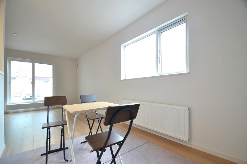 新琴似10条4丁目　1号棟の居間・リビング