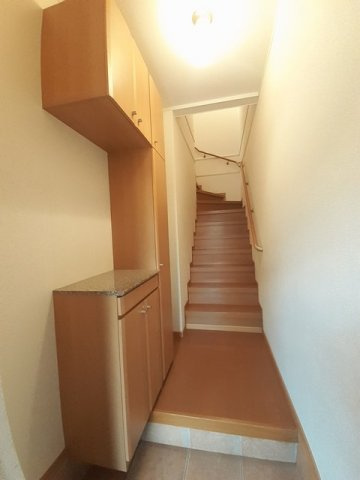 ドゥファミリーの玄関|シューズボックス付きの玄関です☆