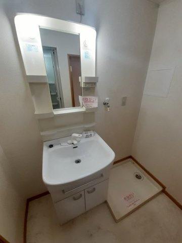 ドゥファミリーの洗面所|広い洗面スペースです★