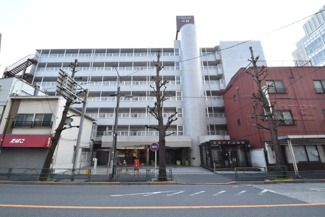【外観】 | 手入れの行き届いた外壁やエントランスなど、「見ればわかる」レベルで清潔感を保ったマンションです。築年数を感じさせない姿で皆様をお出迎えします。～即日のご見学可能～　お問合せはお気軽にどうぞ。
