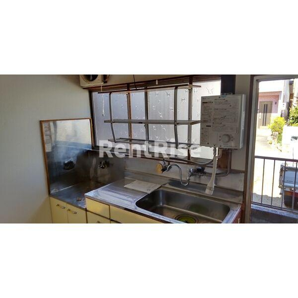 高屋町旭210・211借家のキッチン