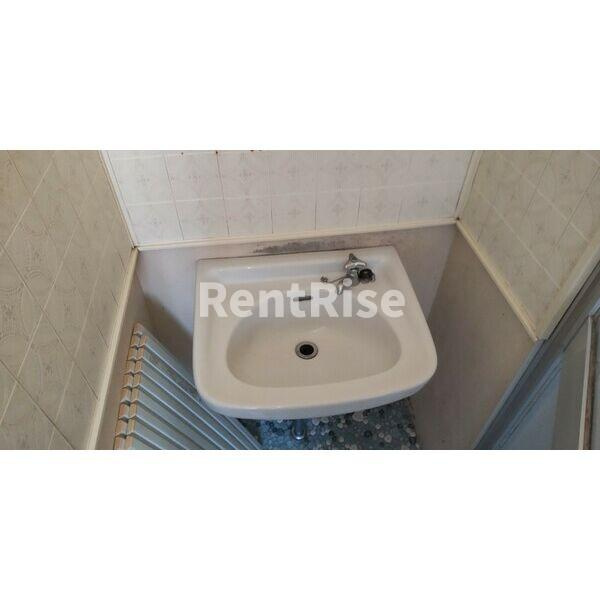 高屋町旭210・211借家の洗面所